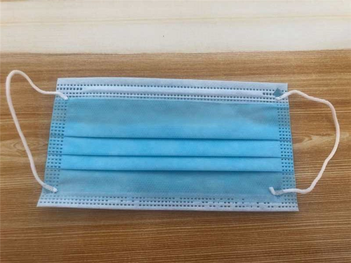 To help our customers，we supply masks