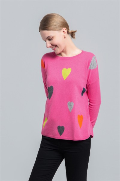 Round neck pullover wiht intarsia hearts