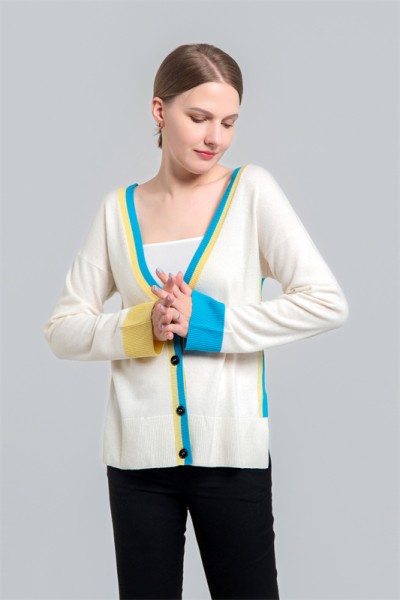 Women's cardigan with contrast color