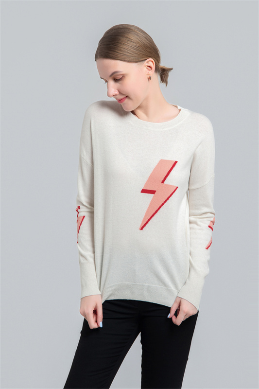 Round neck pullover with intarsia lightning Round neck pullover with intarsia lightning
