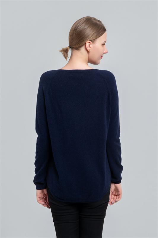 Women's cashmere sweater with intarsia design Women's cashmere sweater with intarsia design