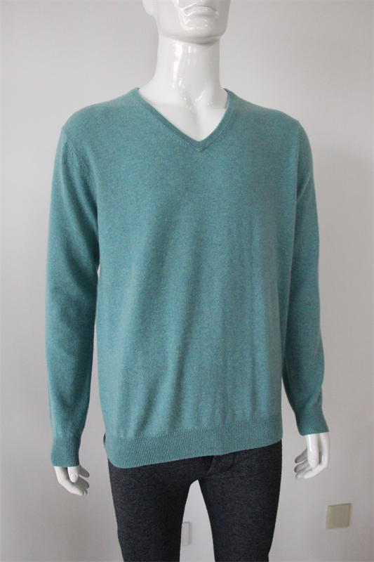 Men's V neck sweater