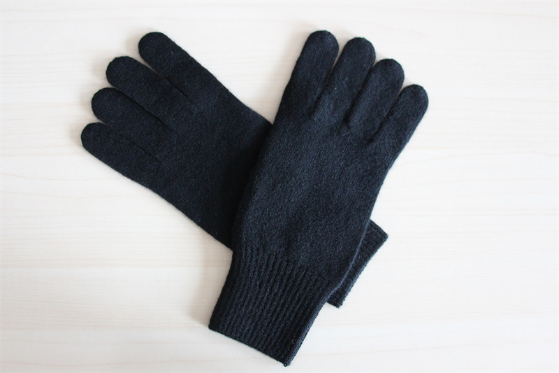 Flat knitted gloves Flat knitted gloves