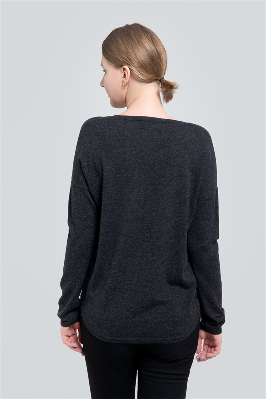 Ladies wool sweater with intarsia stars Ladies wool sweater with intarsia stars