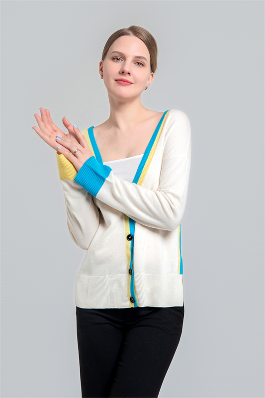 Women's cardigan with contrast color Women's cardigan with contrast color