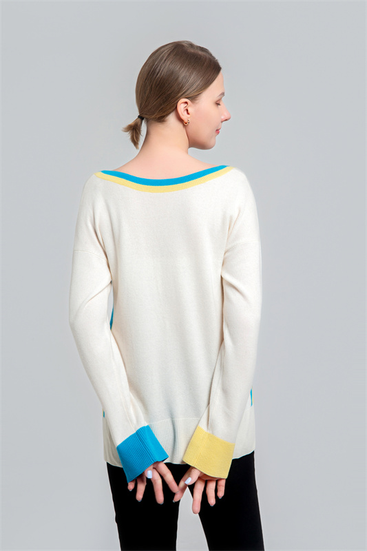 Women's cardigan with contrast color Women's cardigan with contrast color
