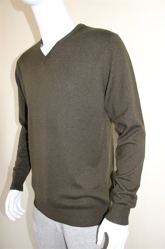 Cashmere blended sweater V neck